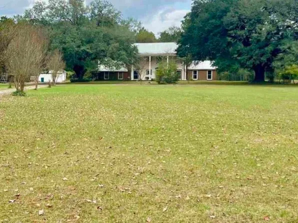 1315 Spring St, Carthage, TX 75633