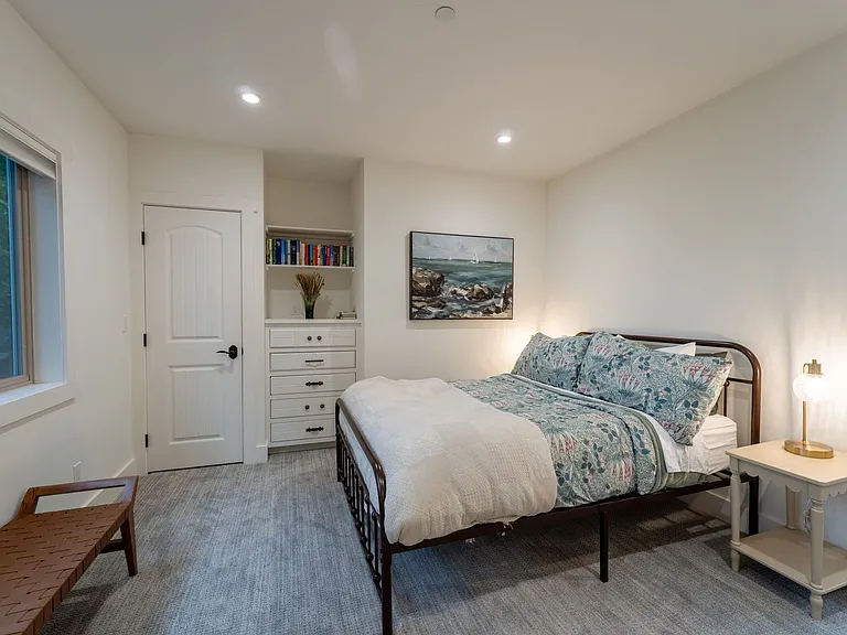 610 Forest Ave — Photo 34
