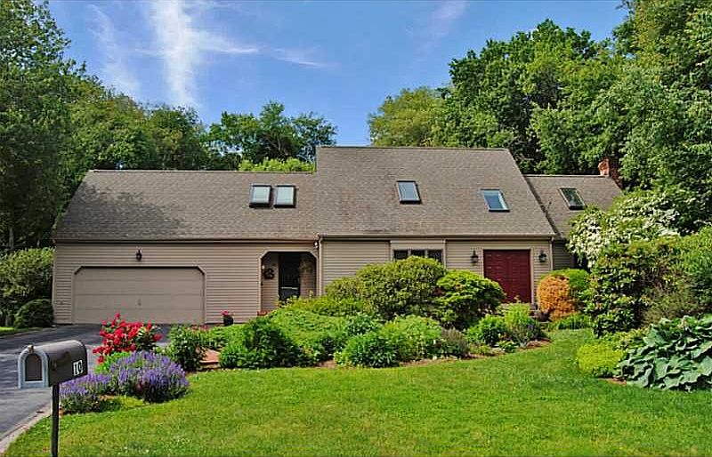 1st image of 10 Tall Pines Dr