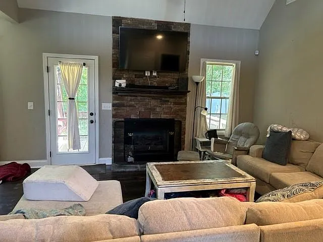 185 Towes Ln — Photo 3