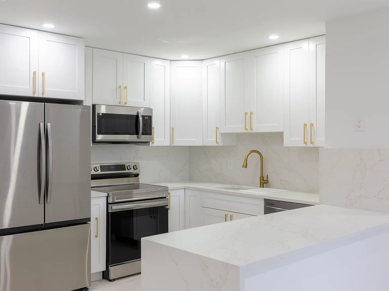 3 bed, 2.0 bath, 1612 sqft, $3,750 — Photo 1