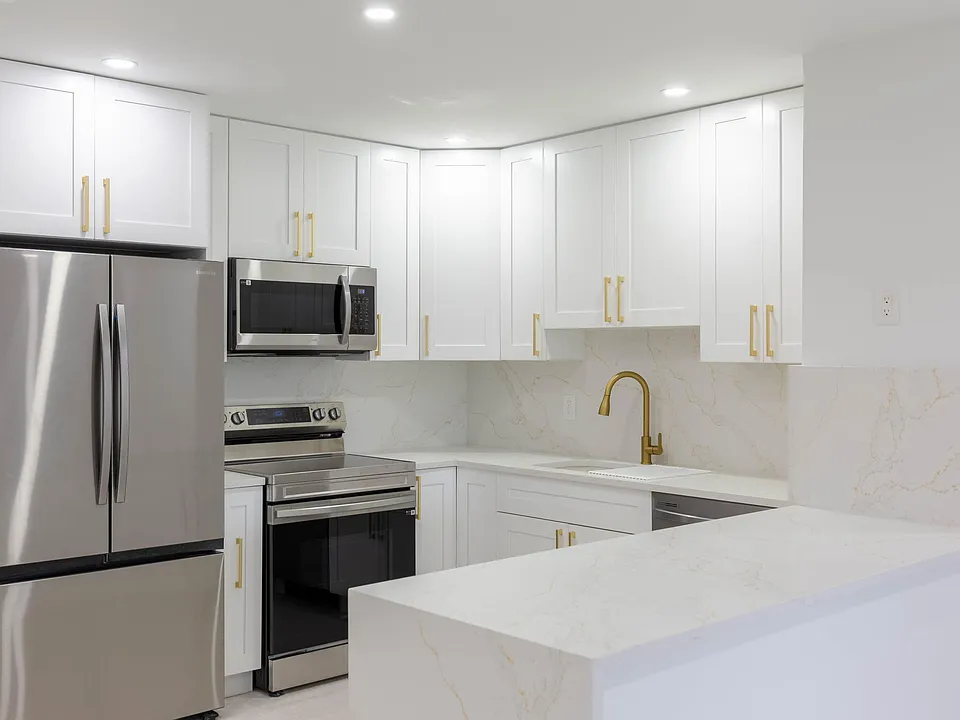 31 NE 28th Ct