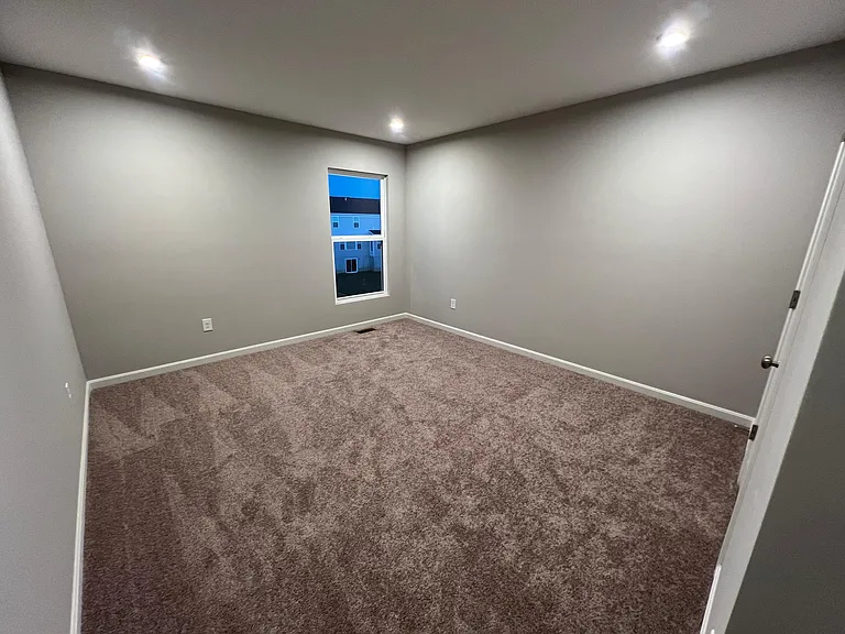 6976 Briarcliff Ct — Photo 10