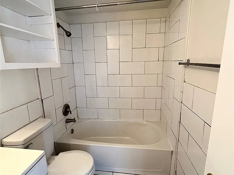 4322 Gillis St #205 — Photo 9