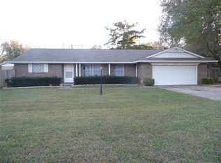 101 Thompson Dr, Ada, OK 74820