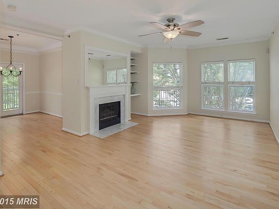 4th image of 935 Beacon Square Ct APT 36-W