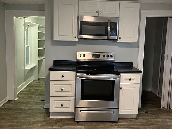 5th image of 66 Divinity St Unit 1