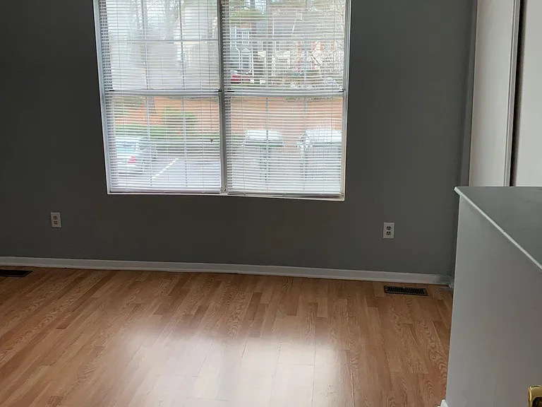 6598 Wellington Sq — Photo 6
