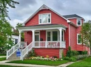 8616 Rockefeller Ave, Brookfield, IL 60513