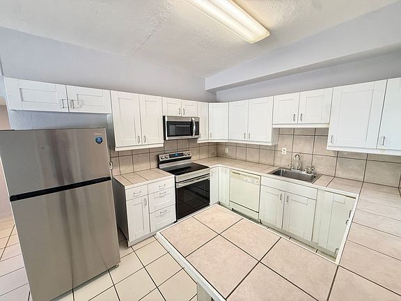 5th image of 2503 NW 5th Ave Unit 1