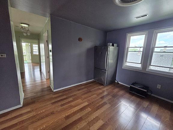 5th image of 5114 Belmont St #B