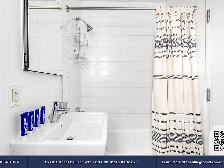 364 W 18th St #4B — Photo 14