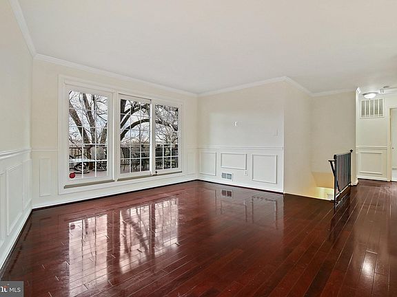 3rd image of 6316 Phyllis Ln