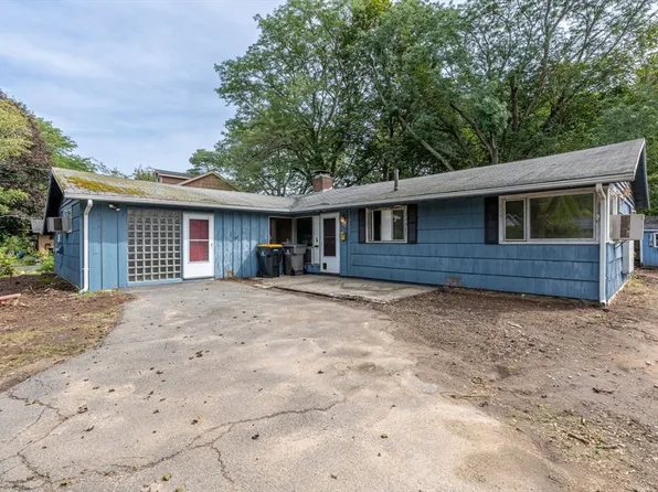 109 Hastings St, Framingham, MA 01701