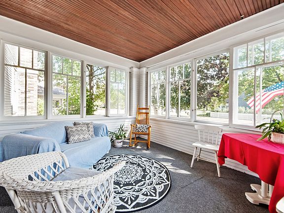3 season front porch is ideal for watching sunsets and enjoying those lovely breezy days
