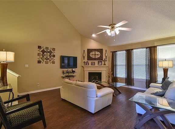 4th image of 1004 Wedgewood Dr