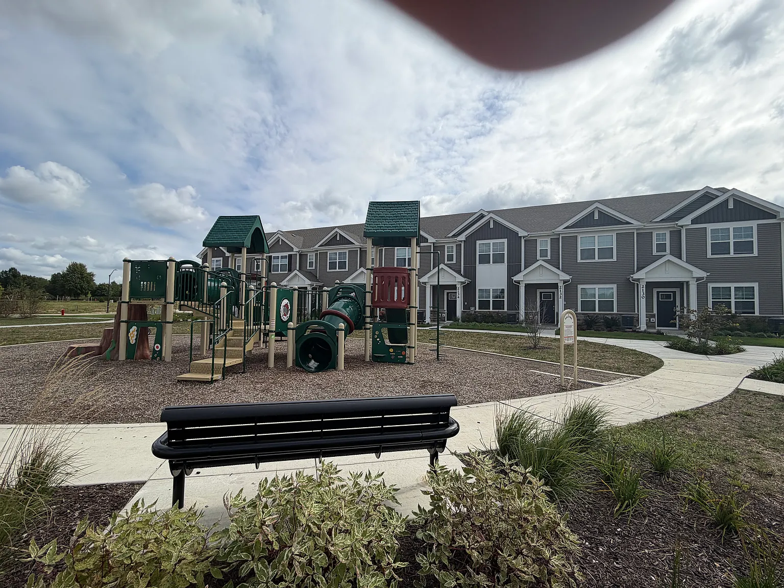 3 bed, 2.5 bath, 1543 sqft, $2,800 — Photo 1