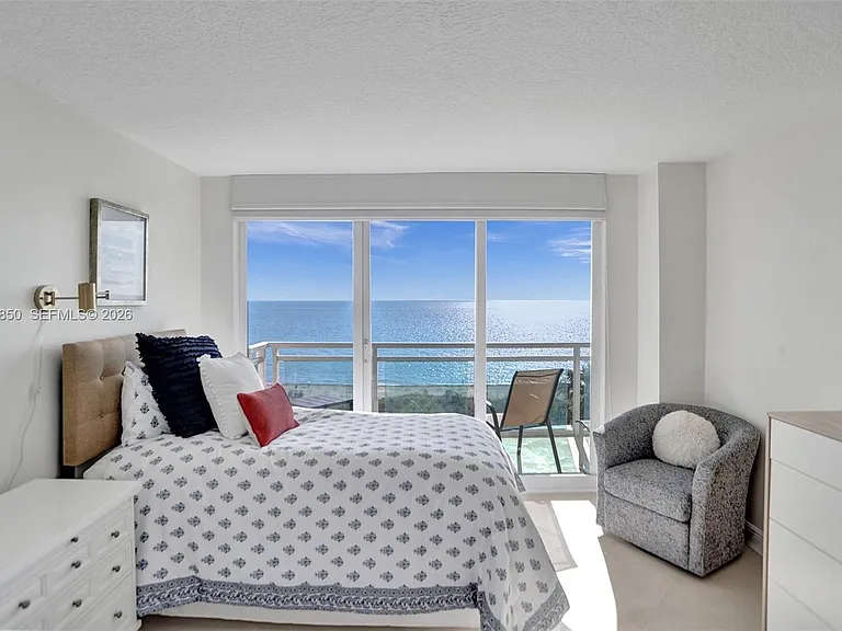 6917 Collins Ave #915 — Photo 14