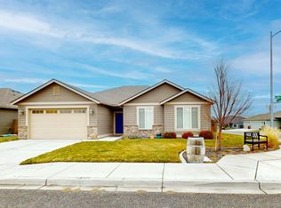 5956 W 41st Ave, Kennewick, WA 99338