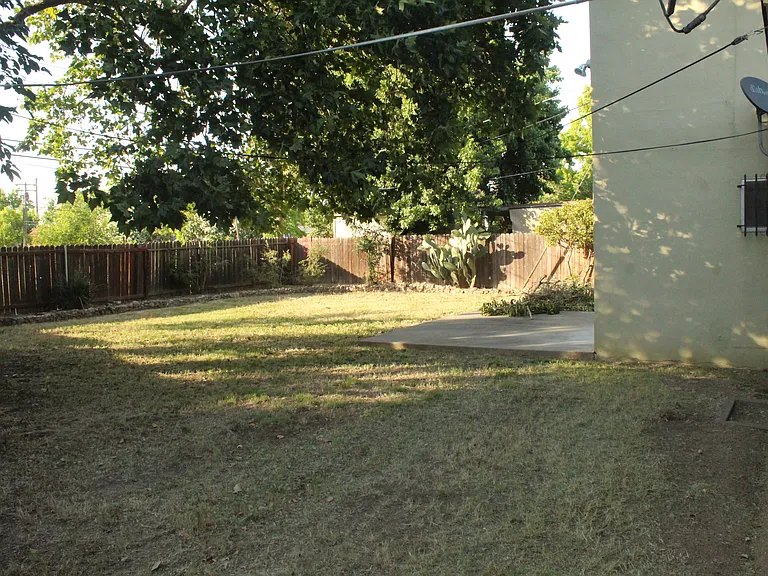 7706 East Pkwy — Photo 30