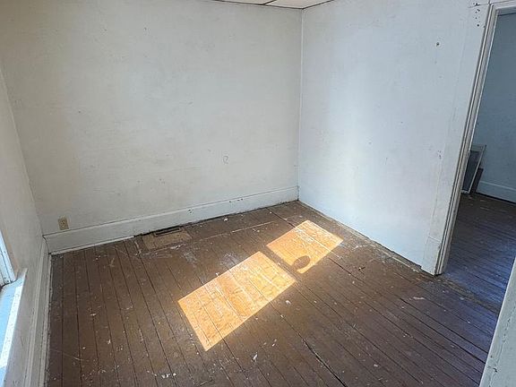 5th image of 517 & 1/2 Harlan Ave