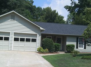 2703 Hawk Dr NE, Marietta, GA 30066