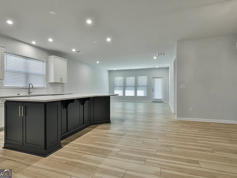 148 Soundview Trce — Photo 14