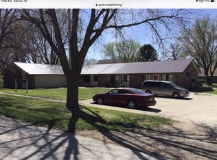 100 E 1st St #3, Arthur, IA 51431