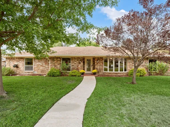6525 Riviera Dr, North Richland Hills, TX 76180