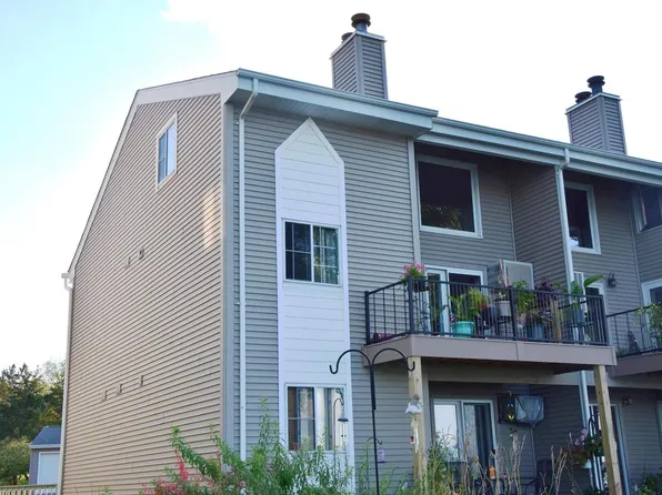 727 East Lakeview Road #8, Hustisford, WI 53034