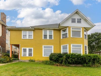 1045 Grove Ter, Dubuque, IA, 52001