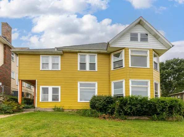 1045 Grove Ter, Dubuque, IA 52001