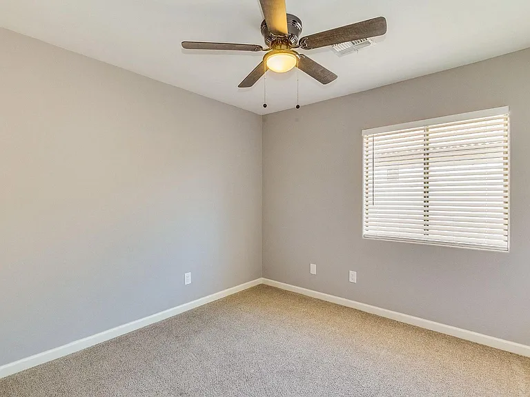 1622 W Nancy Ln — Photo 11