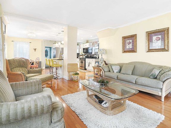 3rd image of 10145 131st St