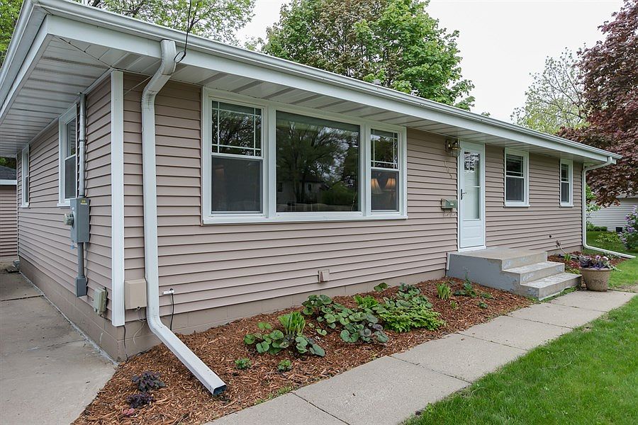 2nd image of 105 92nd St W