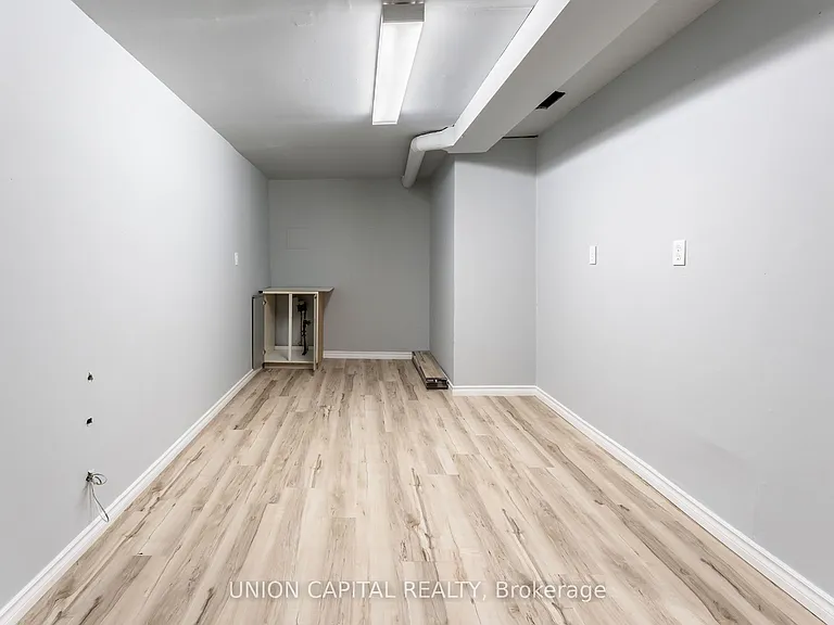 443 Brest Ct — Photo 38