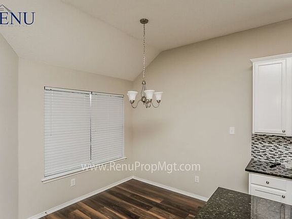 5th image of 1901 Clifton Dr