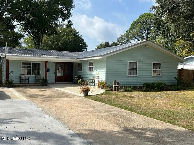 1st image of 2502 Redwood Ave