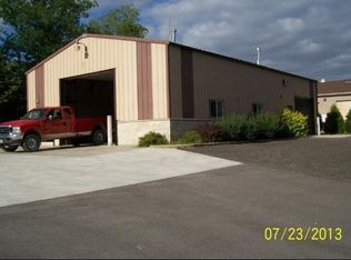 19842 W Edgewood Dr, Lannon, WI 53046