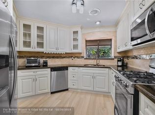 22720 Caravelle Cir, Boca Raton, FL 33433