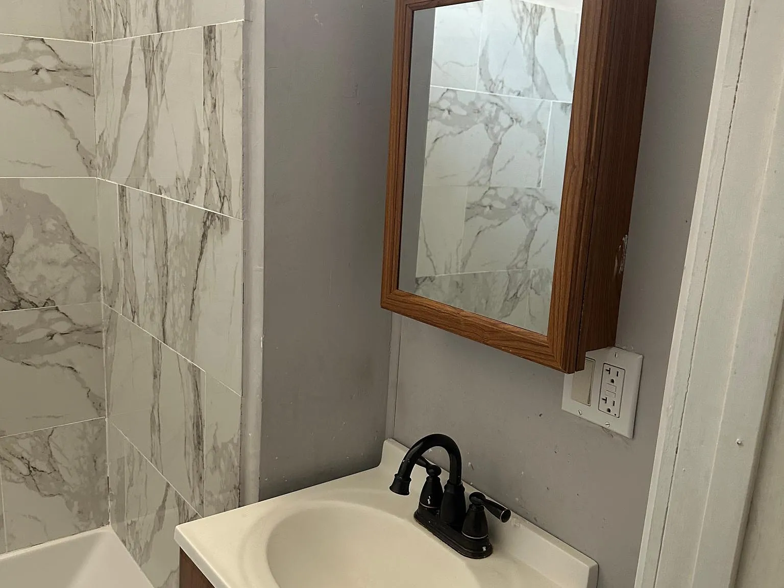 2 bed, 1000 sqft, $1,550 — Photo 2