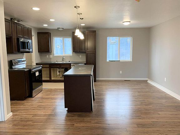 3rd image of 333 E Skyline Dr