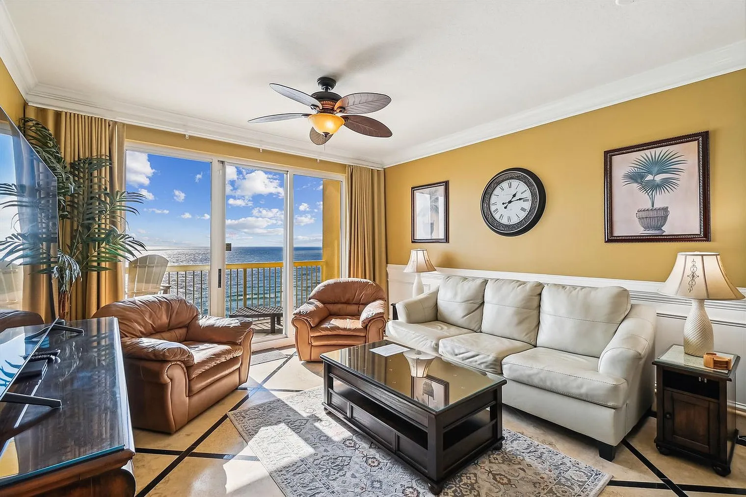 1 bed, 1.0 bath, 850 sqft, $4,012 — Photo 2