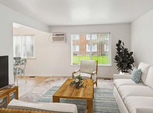 Kelly Square, Roseville, MI 48066