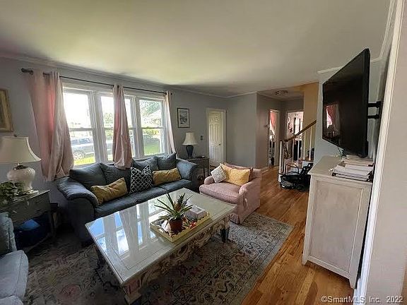 4th image of 16 Berges Ave