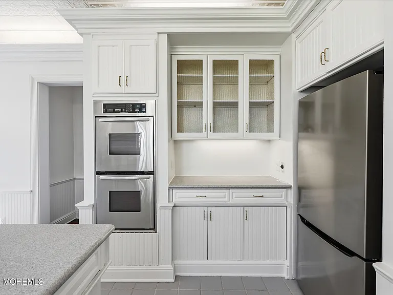 211 Cedar Ave — Photo 17