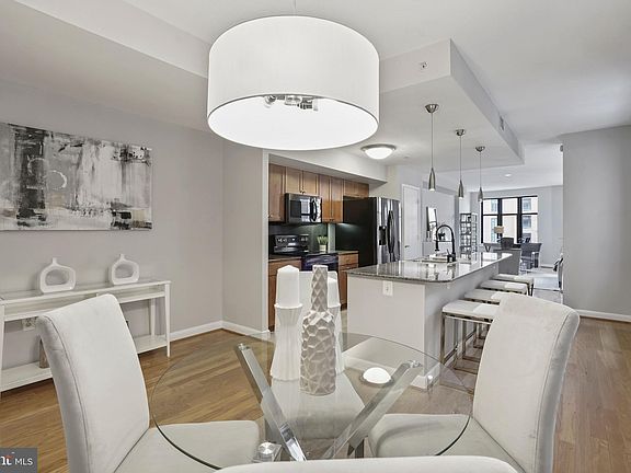 3rd image of 400 Massachusetts Ave NW APT 608