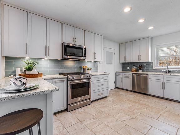 5th image of 8024 Hunnicut Rd