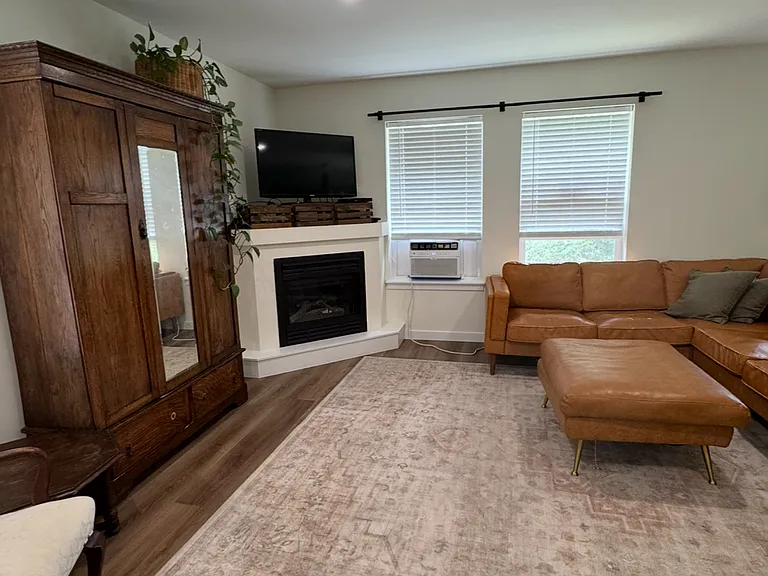 1565 Estate Pl — Photo 11