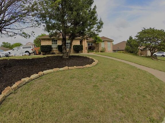 2nd image of 601 Moccasin Dr